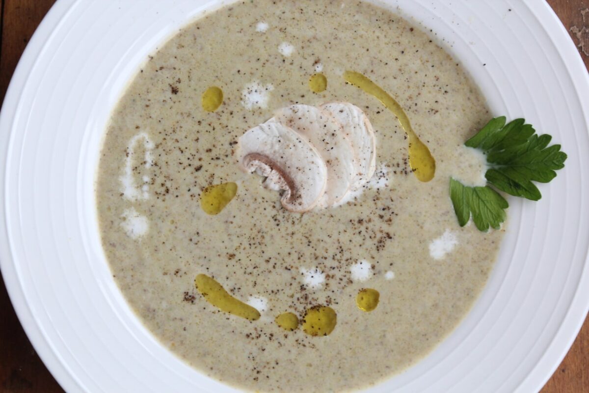 Крем-суп из шампиньонов — Французская кухня